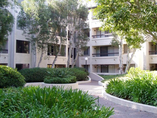 Exterior - 5765 Friars Rd Condo Unit