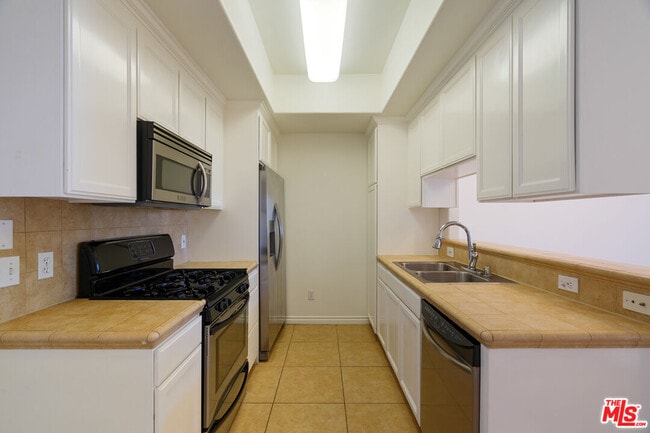 Photo - 3328 Oakhurst Ave Unit 311