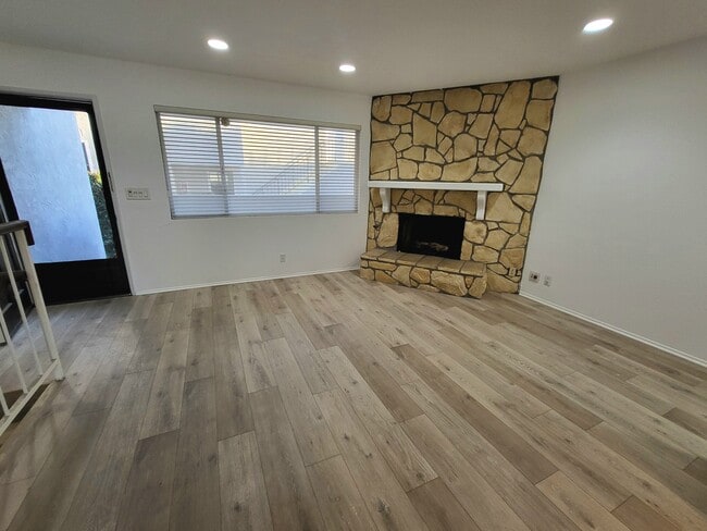 Photo - 239 N Juanita Ave