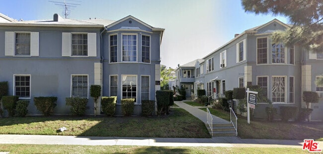 Building Photo - 460-460 1/4 Kelton Ave Unit 1/4 Rental