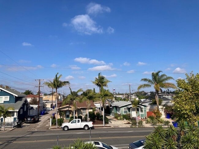 Building Photo - North Park Upstairs 1-Bed! Unit 3359 Landis Street D