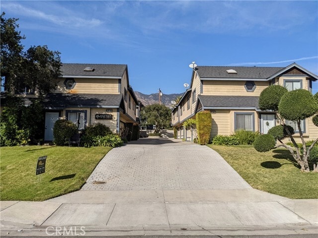 Building Photo - 527 E Colorado Blvd Unit B