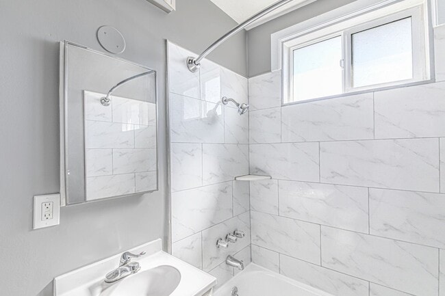 Photo - 210 E 29th St Unit 12