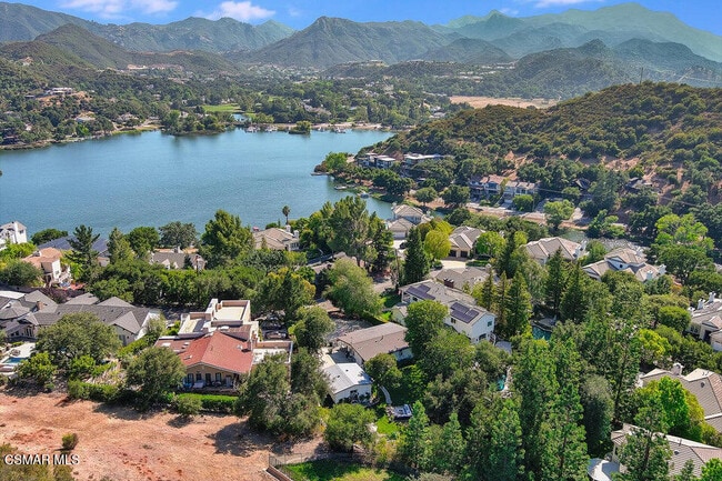 Building Photo - 279 Lake Sherwood Dr