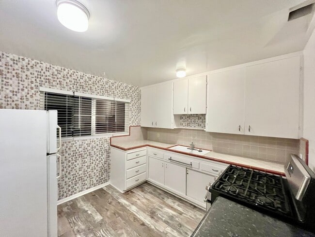 Photo - Charming Upstairs 1-Bedroom Apartment in South Park! Unit 2958