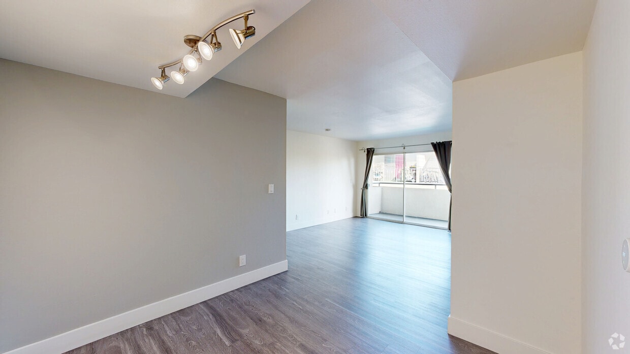 3D Tour - 1250 N. June St. Los Angeles CA 90038