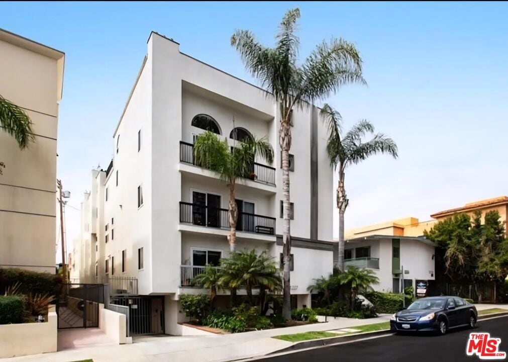 Photo - 1227 Granville Ave Condo Unit PH2