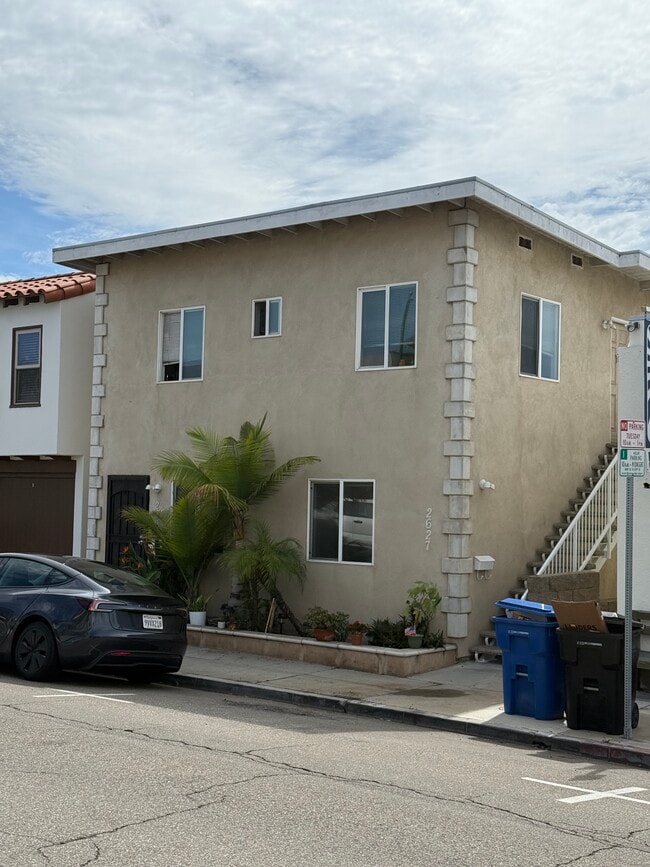 Building Photo - 2623 Manhattan Ave Unit Hermosa Beach Apartment (Lower)