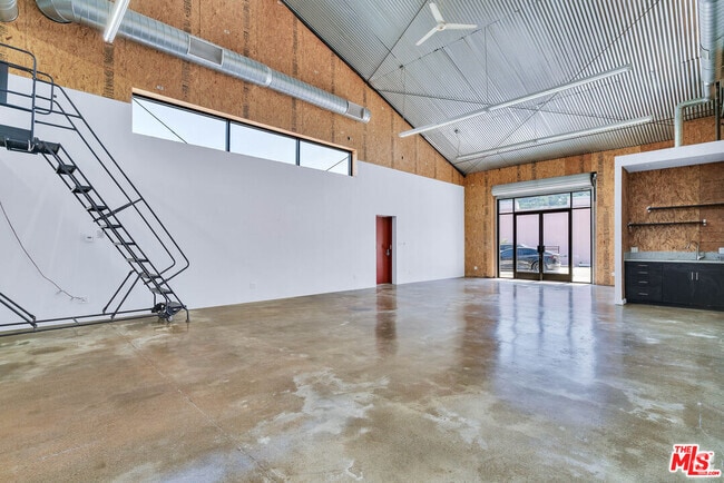 Building Photo - 1875 Blake Ave Rental