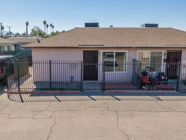 Building Photo - 2 BR 1 BA in Hemet. Unit in a single story...