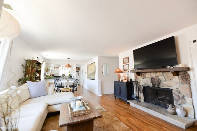 Photo - 2627 S El Camino Real Unit #3