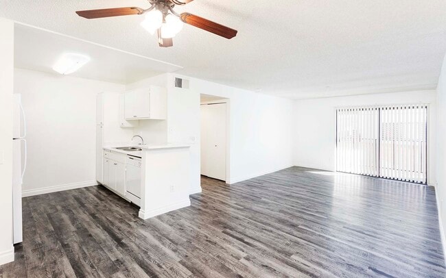 Photo - Woodbridge Gardens Apartments
