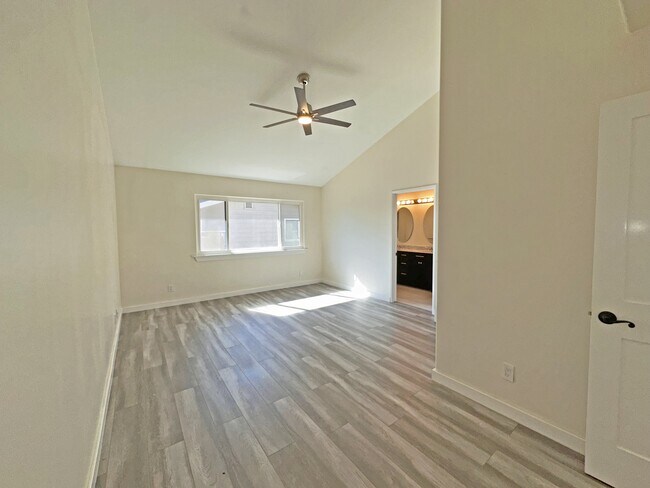 Photo - 407 W Pedregosa St