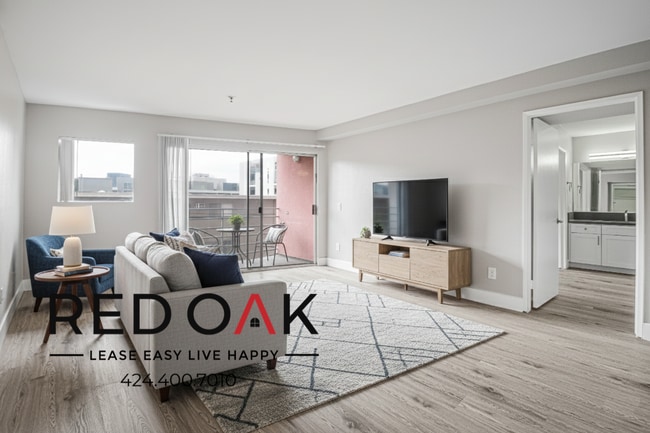 Building Photo - 6700 Franklin Pl