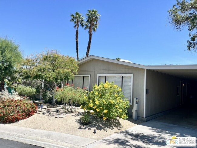 Photo - 73450 Country Club Dr