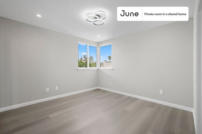 Photo - Room in Shared 5 bed/5 bath home Unit E
