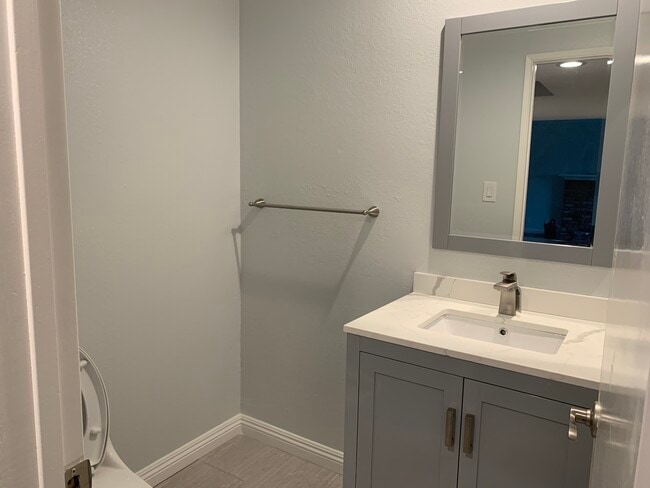 Half bath - 15344 Leadwell St