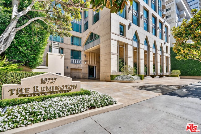 Building Photo - 10727 Wilshire Blvd