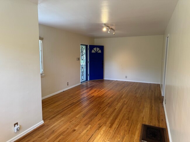 Photo - 911 14th St Unit A