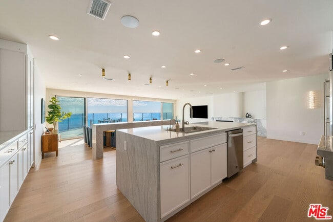 Photo - 18254 Coastline Dr