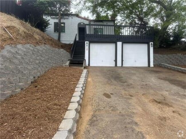 Building Photo - 3bed/1bath -- RENT TO OWN/SELLER FINANCE O... Rental
