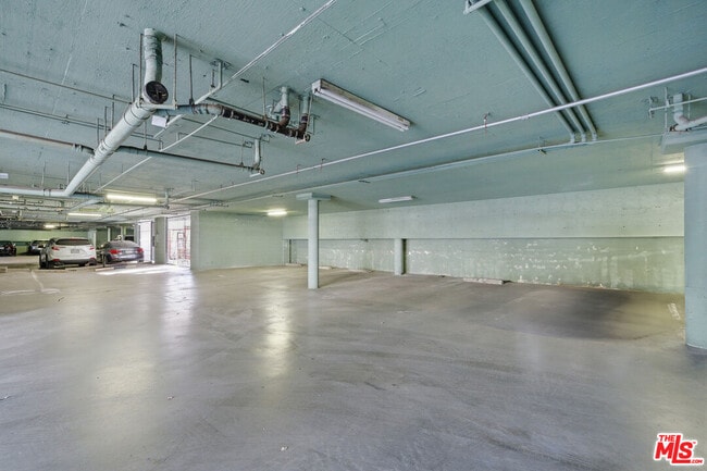 Photo - 1037 N Vista St Unit 206