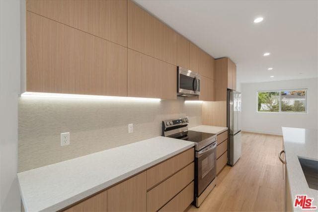 Building Photo - 5530 Sunnyslope Ave Rental