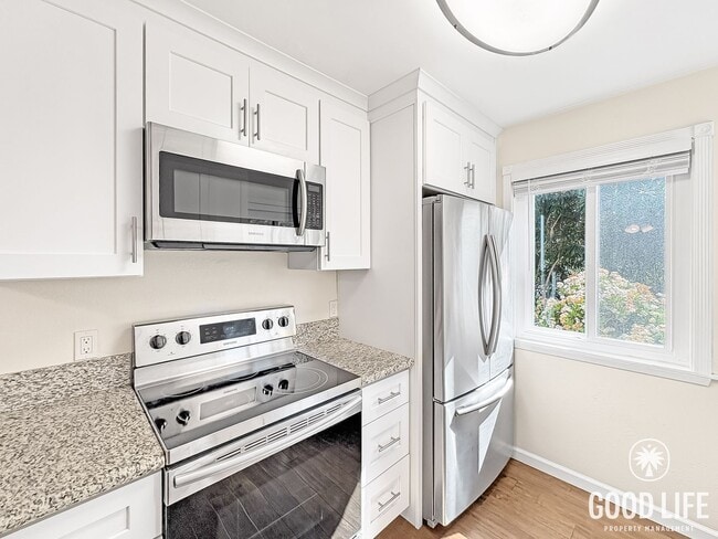 Building Photo - Clean & Move-In Ready Upgraded Condo in Prime Scripps Ranch Location