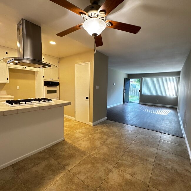 Photo - 8542 Emerson Cir Unit 2