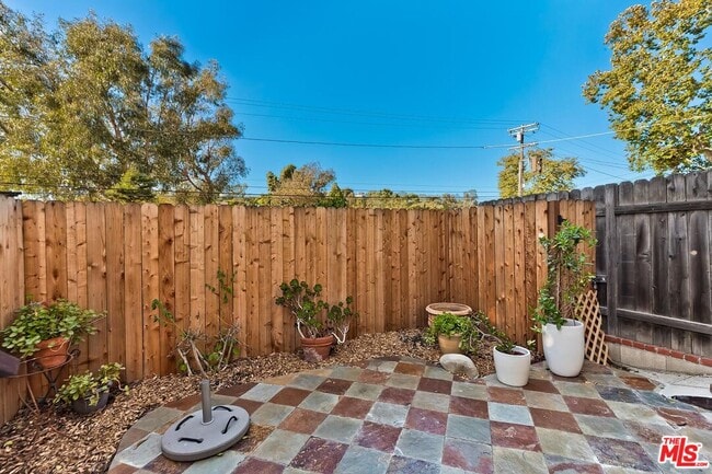 Photo - 406 Entrada Dr