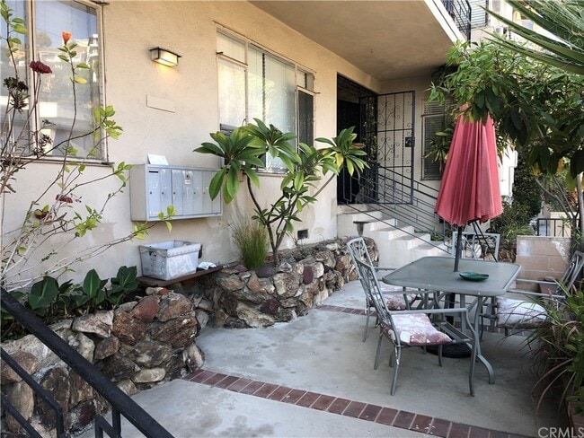 Photo - 2649 N Beachwood Dr Unit 3