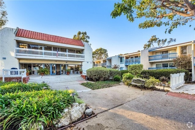 Building Photo - 802 Camino Real Unit 103 Rental