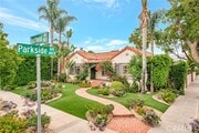 Photo - 546 S Beachwood Dr House