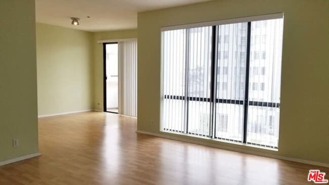 Photo - 533 S St Andrews Pl Unit 321