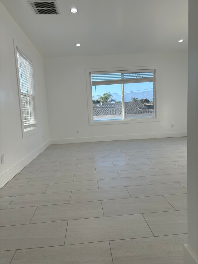 Photo - 306 W Adams Ave Apartment Unit -