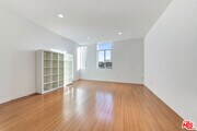 Photo - 140 S Gramercy Pl Townhome