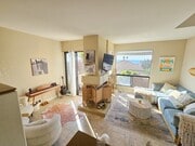 Photo - 2070 Oxford Ave