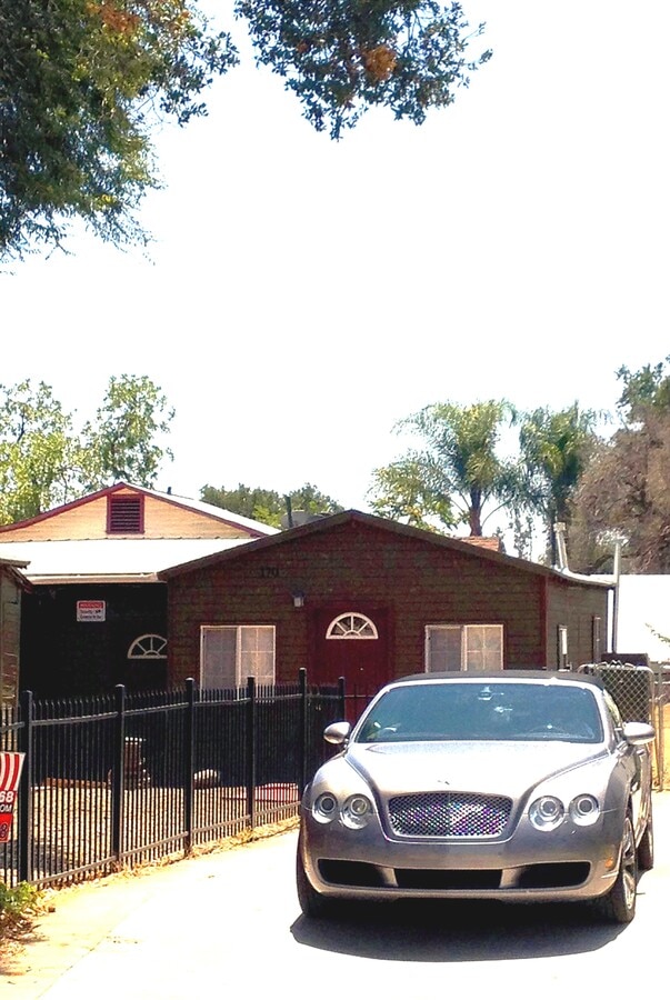 Photo - 170 E Claremont St