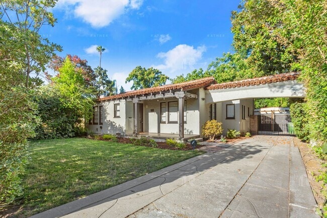 Building Photo - Newly REMODELED Mediterranean style 3 bed ... Rental