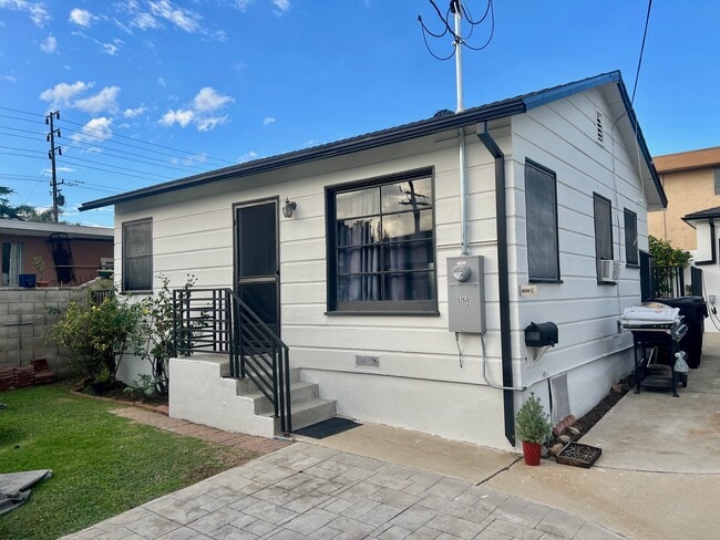 Building Photo - 525 W Plymouth St