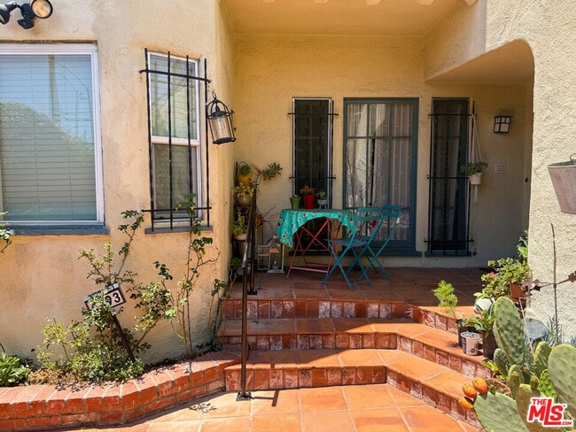 Photo - 1295 Cochran Ave