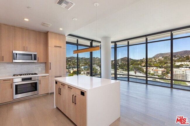 Photo - 1755 Argyle Ave Unit PH07