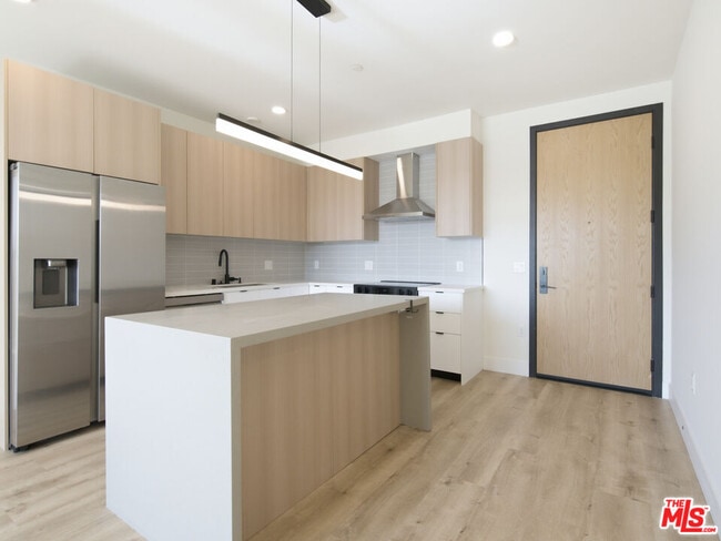 Photo - 5657 Virginia Ave Unit 302