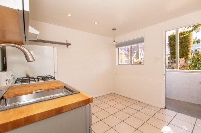 Photo - Charming Cottage Style Studio With Fenced in Yard in the Pocket of North Park + South Park Unit 3133