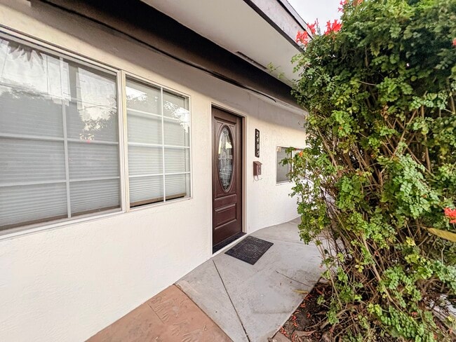 Photo - 2405 Skyline Dr