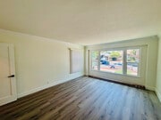 Photo - 6534 Balcom Ave House