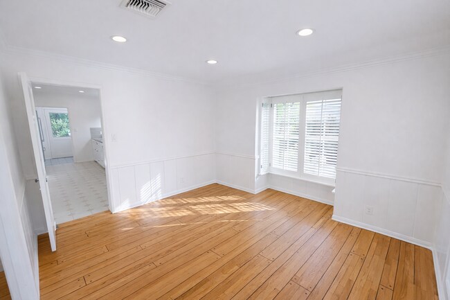 Photo - Charming Country English Home