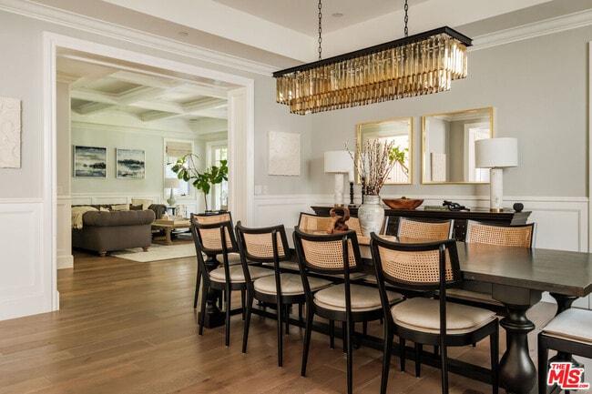 Photo - 1636 Warnall Ave