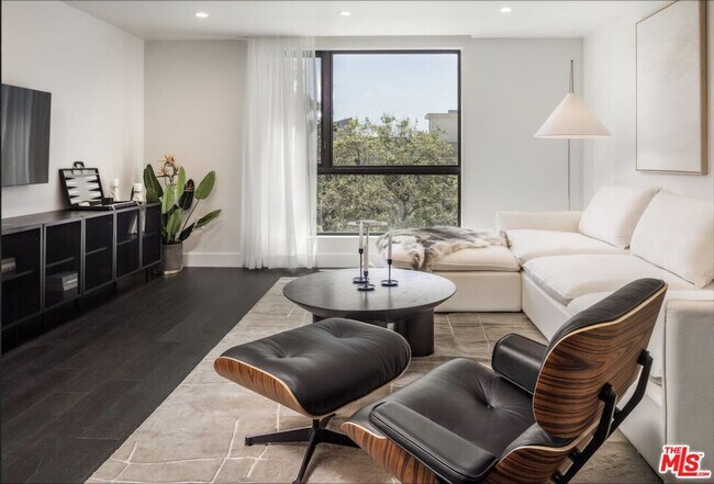 Photo - 724 Croft Ave Unit 307