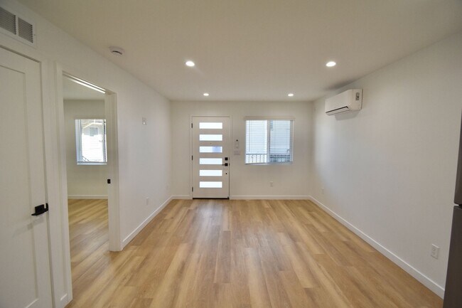 Photo - 14418 Dickens St Unit 14420